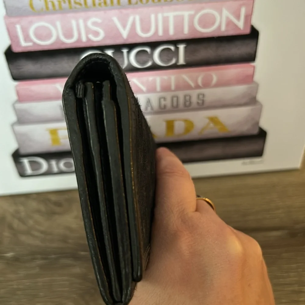 EUC black Gucci long wallet. - Picture 4 of 6